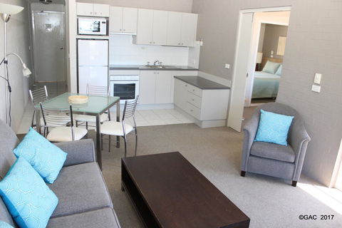Mollymook Cove Apartments - Tourism Adelaide 22
