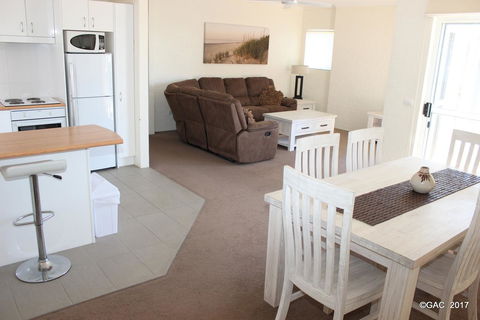 Mollymook Cove Apartments - Tourism Adelaide 29