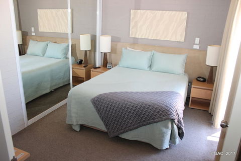 Mollymook Cove Apartments - Tourism Adelaide 33