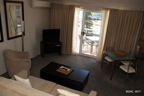 Mollymook Cove Apartments - Tourism Adelaide 10