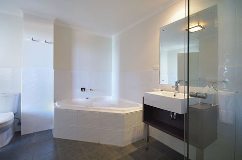 Macquarie Waters Boutique Apartment Hotel - Tourism Adelaide 28