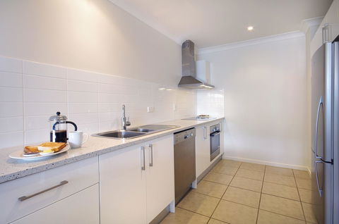 Macquarie Waters Boutique Apartment Hotel - Tourism Adelaide 17