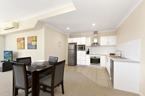 Macquarie Waters Boutique Apartment Hotel - Tourism Adelaide 6