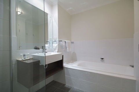 Macquarie Waters Boutique Apartment Hotel - Tourism Adelaide 20