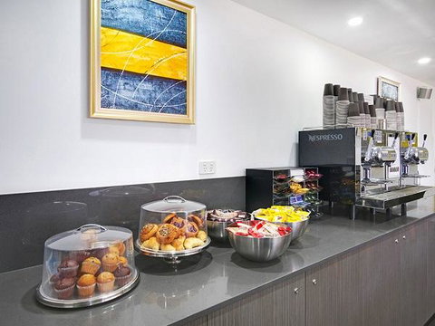 Value Suites Green Square - Tourism Adelaide 8