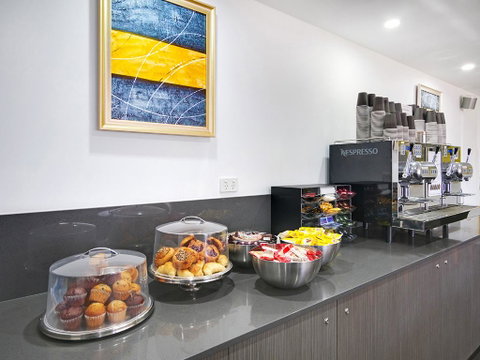 Value Suites Green Square - Tourism Adelaide 11