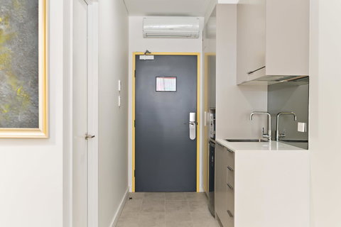 Value Suites Green Square - Tourism Adelaide 17
