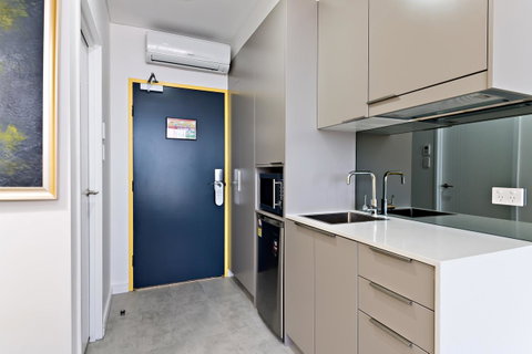 Value Suites Green Square - Tourism Adelaide 23