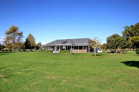 Terara Riverside Retreat - Tourism Adelaide 5