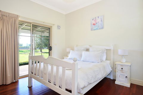 Terara Riverside Retreat - Tourism Adelaide 14