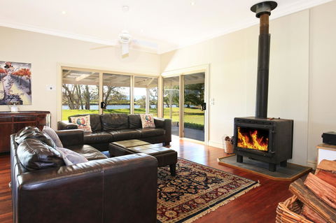 Terara Riverside Retreat - Tourism Adelaide 0