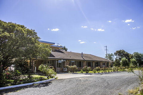 Allonville Gardens Motel - Tourism Adelaide 11