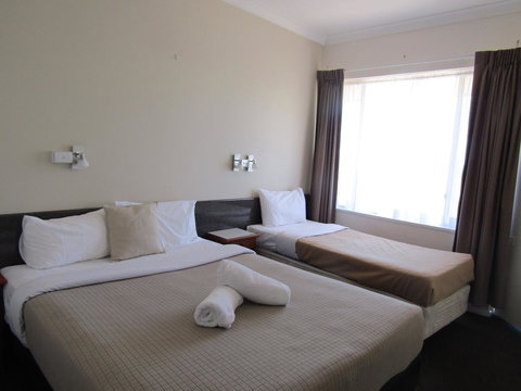 Allonville Gardens Motel - Tourism Adelaide 13