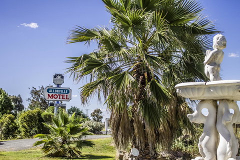 Allonville Gardens Motel - Tourism Adelaide 0