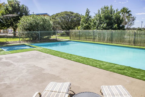 Allonville Gardens Motel - Tourism Adelaide 9