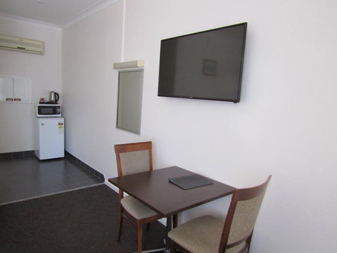 Allonville Gardens Motel - Tourism Adelaide 15