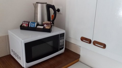 Allonville Gardens Motel - Tourism Adelaide 6