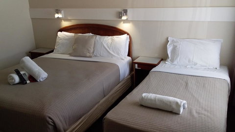 Allonville Gardens Motel - Tourism Adelaide 4