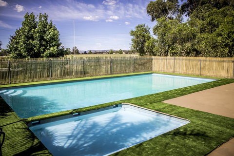 Allonville Gardens Motel - Tourism Adelaide 7