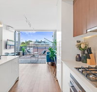 Large Light Luxe 3BDR 2BA Free Parking - walk to Sydney Uni and RPA - Tourism Adelaide