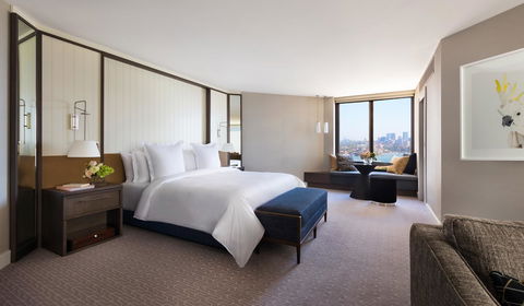 Four Seasons Hotel Sydney - Tourism Adelaide 7
