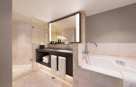 Four Seasons Hotel Sydney - Tourism Adelaide 8
