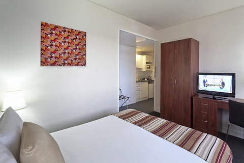 Macleay Hotel - Tourism Adelaide 10