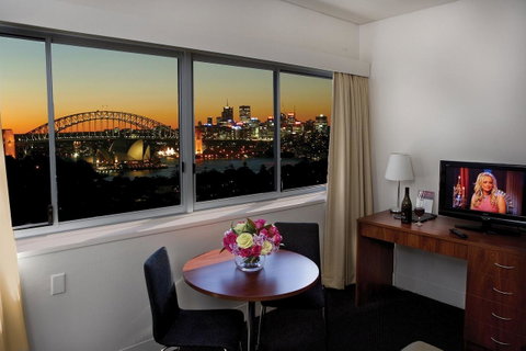 Macleay Hotel - Tourism Adelaide 0