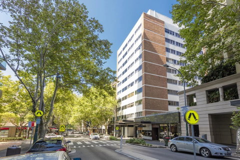 Macleay Hotel - Tourism Adelaide 1