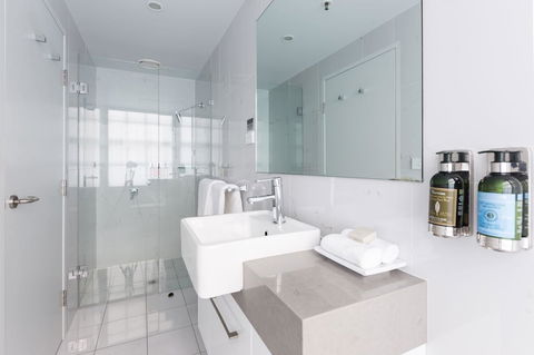 The Lucky Hotel - Tourism Adelaide 4