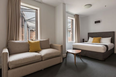 The Lucky Hotel - Tourism Adelaide 18