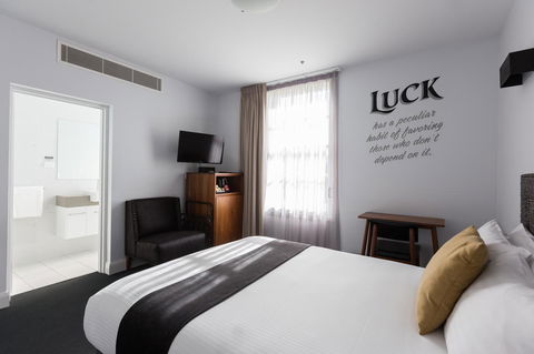 The Lucky Hotel - Tourism Adelaide 3