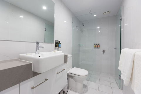 The Lucky Hotel - Tourism Adelaide 5