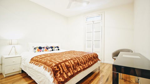 Cozy 5 Bed House In Sydney - Tourism Adelaide 26