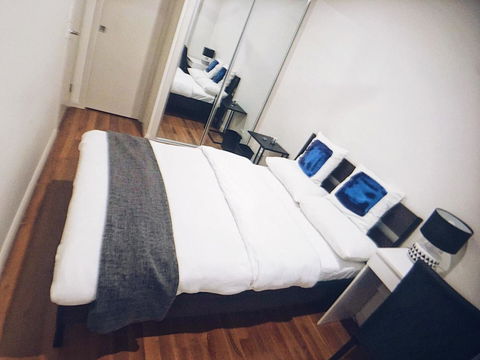 Cozy 5 Bed House In Sydney - Tourism Adelaide 27