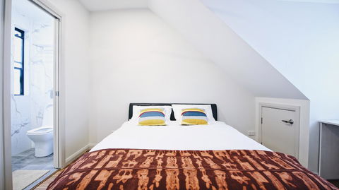 Cozy 5 Bed House In Sydney - Tourism Adelaide 17