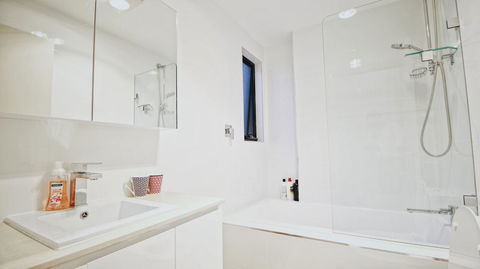 Cozy 5 Bed House In Sydney - Tourism Adelaide 25