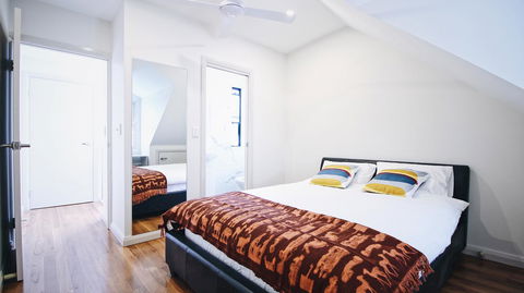 Cozy 5 Bed House In Sydney - Tourism Adelaide 12