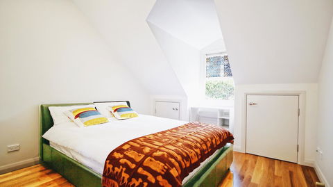 Cozy 5 Bed House In Sydney - Tourism Adelaide 19