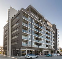 Honeysuckle Executive Apartments - Tourism Adelaide