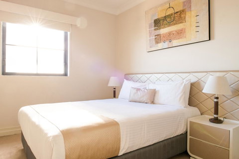 Seasons Harbour Plaza - Tourism Adelaide 6