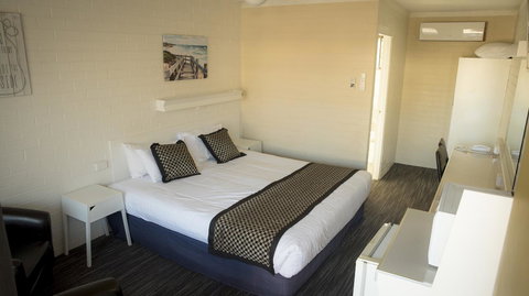 Coastal Bay Motel - Tourism Adelaide 42