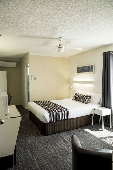 Coastal Bay Motel - Tourism Adelaide 35