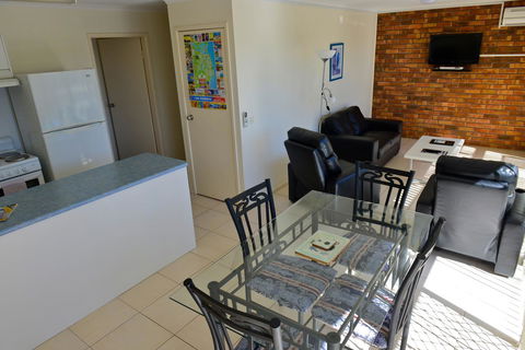 Beach House Holiday Apartments - Tourism Adelaide 10