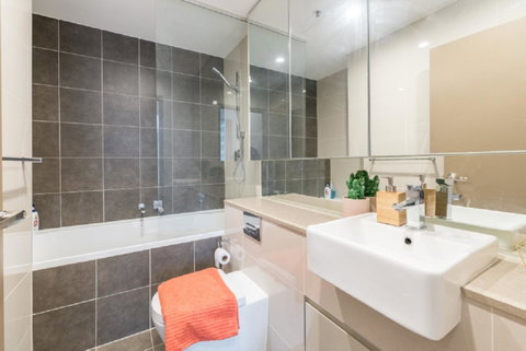 Sydney CBD Modern 2 Bedroom Apartment + Free Car Parking - Tourism Adelaide 17
