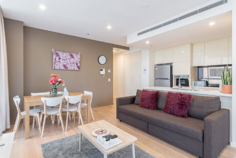 Sydney CBD Modern 2 Bedroom Apartment + Free Car Parking - Tourism Adelaide 3