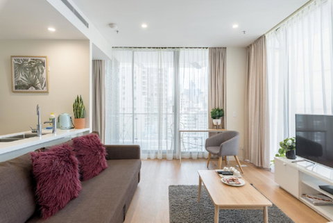 Sydney CBD Modern 2 Bedroom Apartment + Free Car Parking - Tourism Adelaide 2