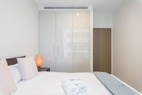 Sydney CBD Modern 2 Bedroom Apartment + Free Car Parking - Tourism Adelaide 12