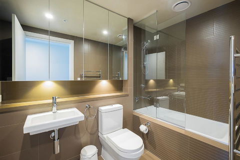 Australian Tower Stay - Tourism Adelaide 6