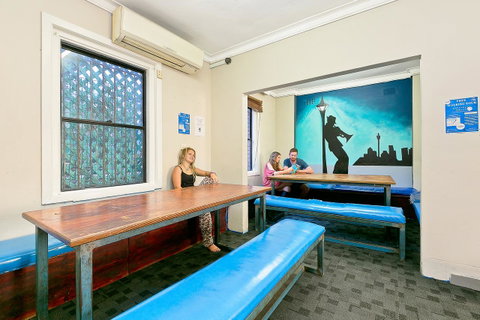 Mad Monkey Downtown - Tourism Adelaide 7